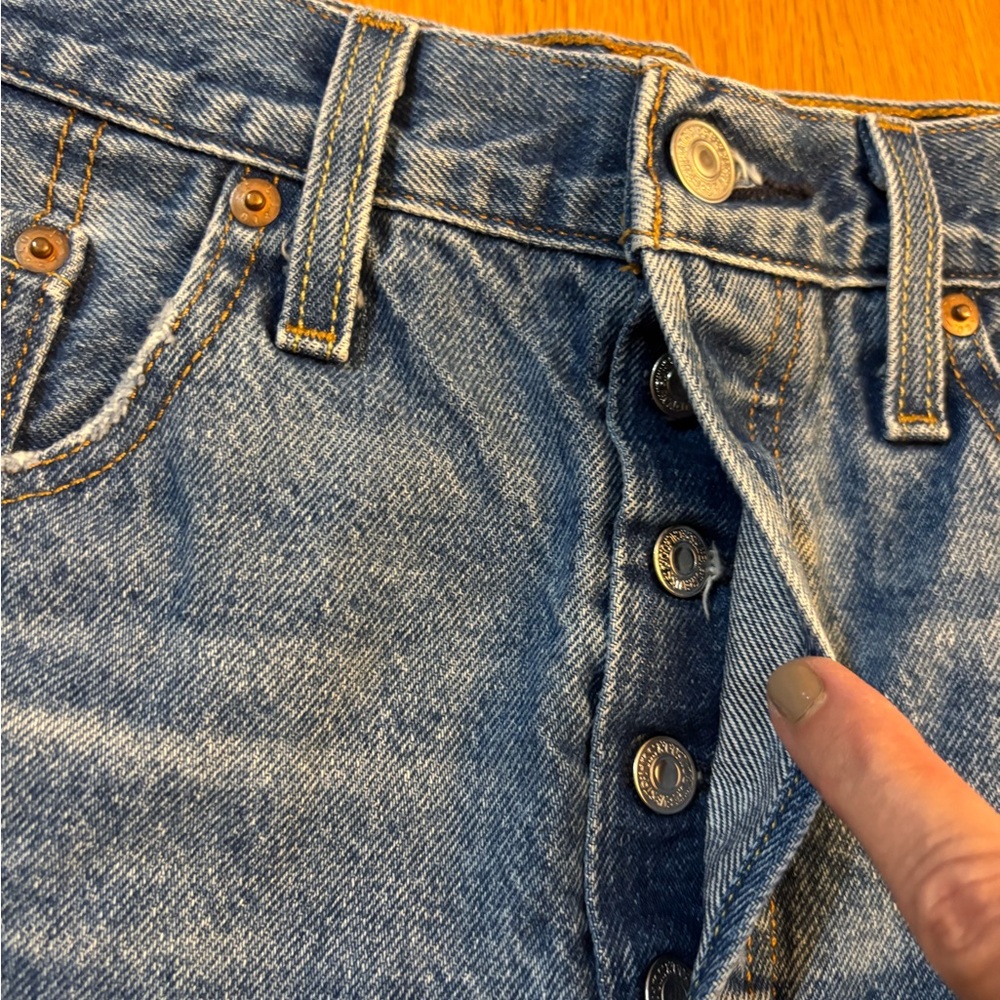 Levi’s Strauss & Co 501 Jean Shorts Size 30 - Picture 4 of 7